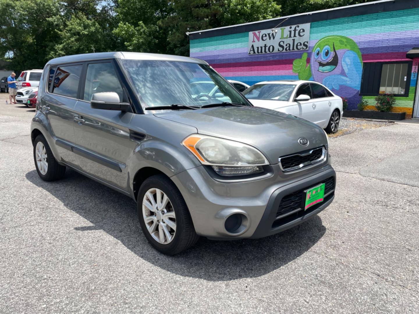 2012 SILVER KIA SOUL + (KNDJT2A62C7) with an 2.0L engine, 6-Speed Manual transmission, located at 5103 Dorchester Rd., Charleston, SC, 29418-5607, (843) 767-1122, 36.245171, -115.228050 - Certified One Owner with 6-SPeed Manual Transmission, CD/AUX/Sat/Bluetooth, Power Windows, Power Locks, Power Mirrors, Keyless Entry, Spacious Cargo, Alloy Wheels. Clean CarFax (no accidents reported!) Local Trade-in!! 146k miles Located at New Life Auto Sales! 2023 WINNER for Post & Courier's Cha - Photo#0